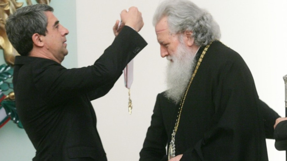 Президентът връчи орден "Стара планина" на патриарха | StandartNews.com