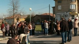 Жителите на Батановци на протест, искат нов кмет