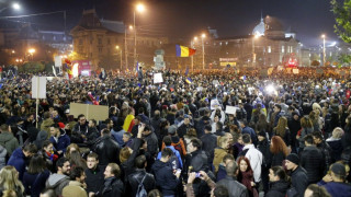 Румънците поискаха предсрочни избори