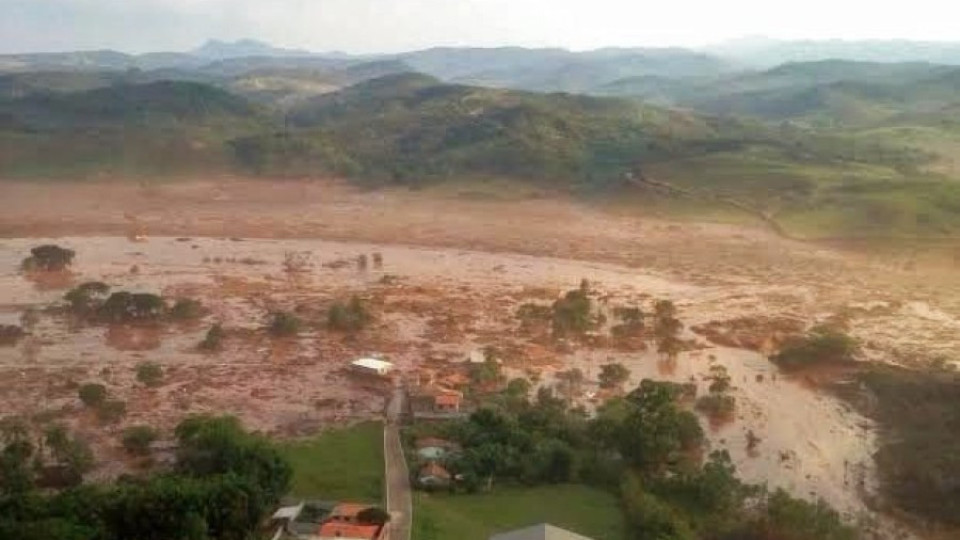 Токсични води заляха град в Бразилия, 16 души загинаха | StandartNews.com