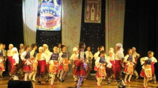 Хиляди деца завладяват Банско с песни, танци, рисуване и театър