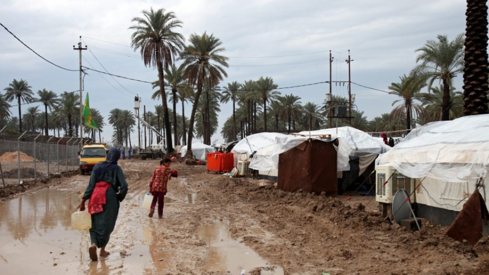 Холера убива в Ирак, премина граници в съседни държави | StandartNews.com