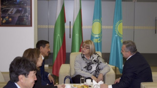 Цачева на среща с премиера на Казахстан