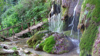 Откриха телата на затрупаните край Крушунските водопади