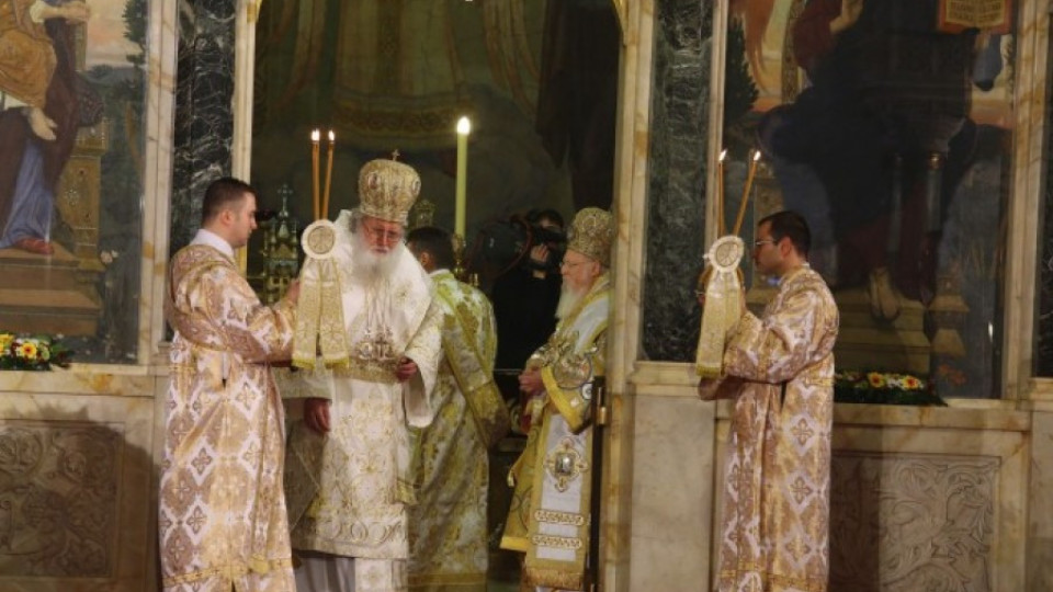 Вартоломей и Неофит обслужиха литургия | StandartNews.com