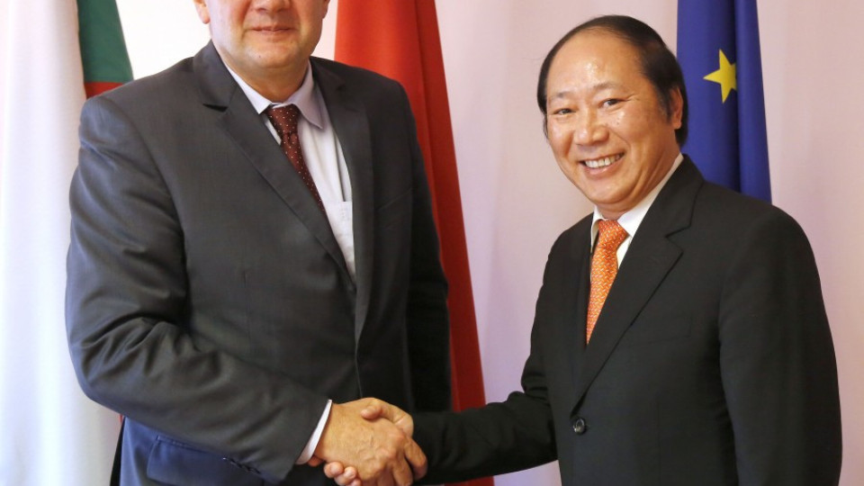 Михаил Миков се срещна с виетнамския посланик | StandartNews.com