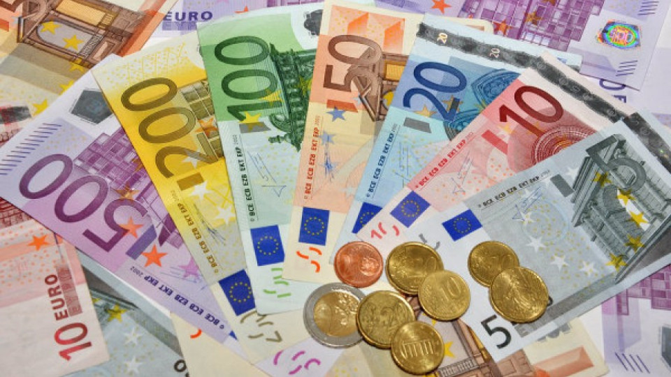 Бавят транша от Е2 млрд. за Гърция | StandartNews.com