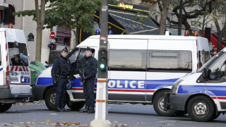Един от атентаторите в Париж е отдавна известен на разузнаването