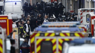 Взривове в началото на спецакцията в Париж (ВИДЕО)