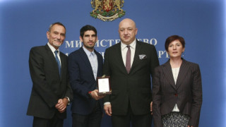 Кралев награди Дизела за рекорда му "Ком-Емине"
