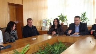Кметът на Разград  представи половината от новия си екип
