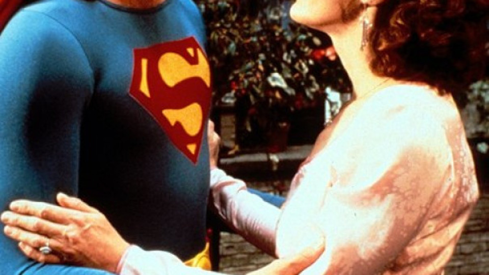 Мацка на Супермен живее по кашони | StandartNews.com