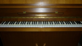 Показват над 100-годишно пиано в музейна изложба от дарения
