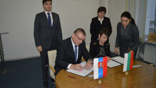 Активизираме икономическото сътрудничество със Словакия