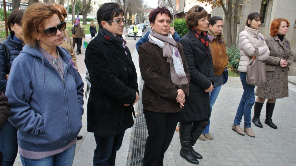 Библиотекари и музейни работници подкрепиха протеста в Хасково | StandartNews.com