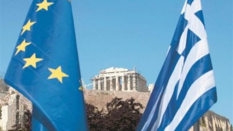 Еврогрупата одобри 2 млрд. евро за Гърция  | StandartNews.com