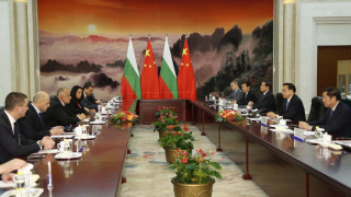 Митов подписа споразумение за обмен в образованието с Китай