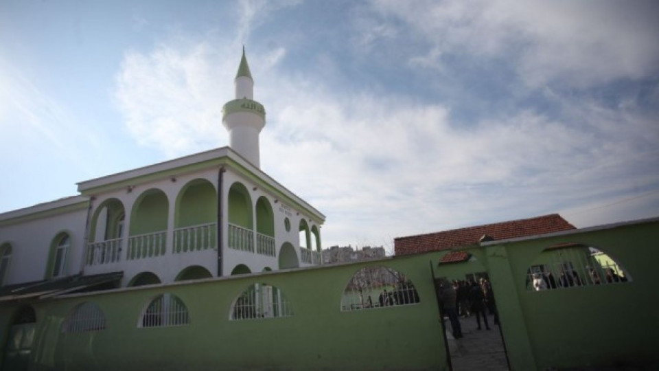 "Частната" джамия в Пазарджик ще остане без ограда | StandartNews.com