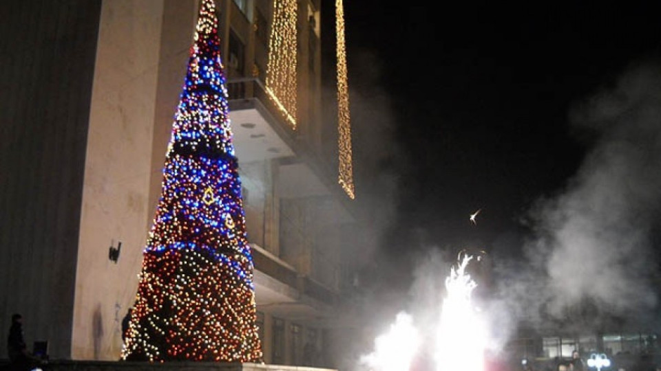 На 4 декември грейва коледната елха в Добрич | StandartNews.com