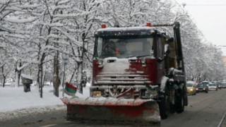 Снегът спря движението на камиони по АМ "Хемус"