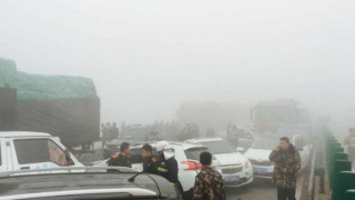 Верижна катастрофа с 47 автомобила в Китай, има загинали