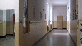 Родители в Перник алармират за проблем в училището