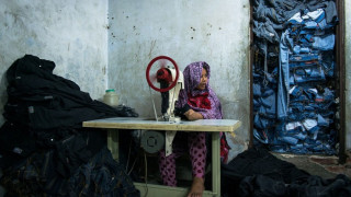 Трагедия: Ето къде и кой шие дрехите за Запада 