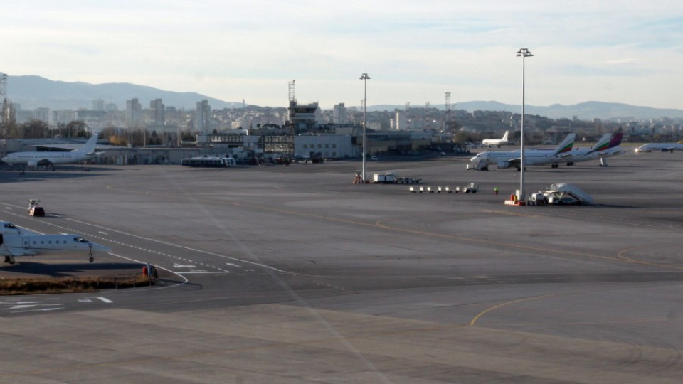 Преди 6 месеца: Бомба в турски самолет на летище София | StandartNews.com