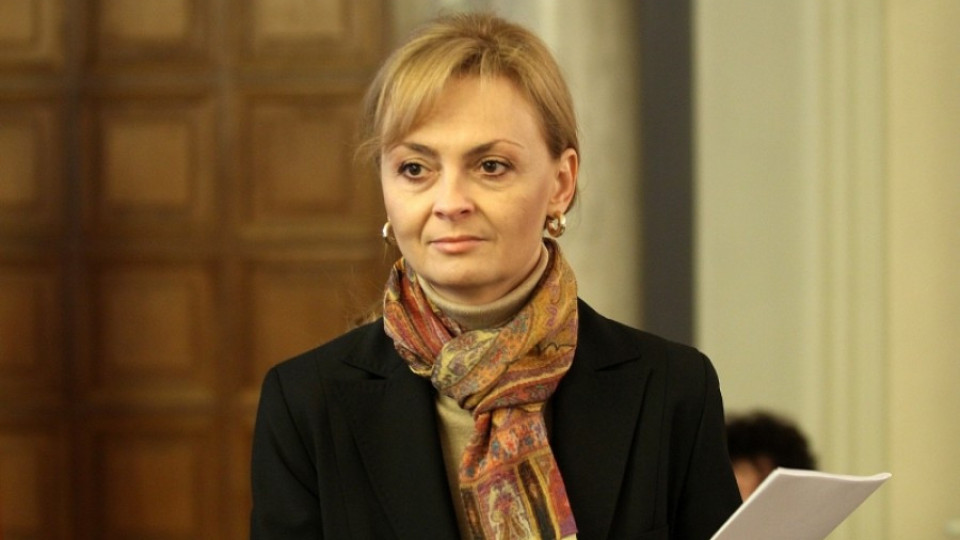 ПФ изключва Полина Карастоянова, била срещу ракията  | StandartNews.com