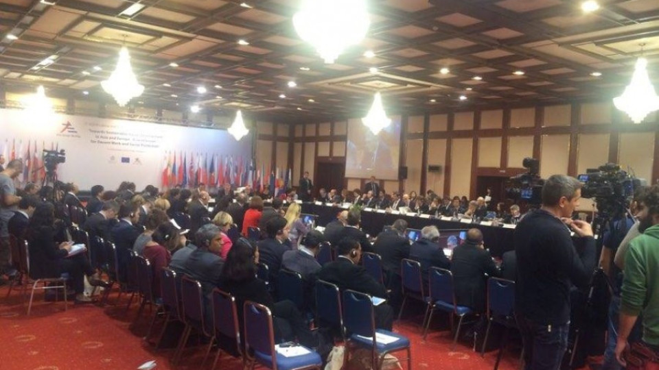 Борисов и Калфин откриха форум с над 40 делегации от Европа и Азия | StandartNews.com
