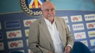 Драма около Баждеков, остана шеф в "Левски" със 7:2