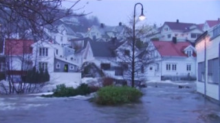 Eвакуираха части от Южна Норвегия заради наводнения