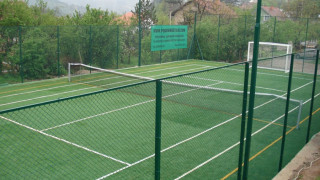 Освещават нови спортни площадки в Струмяни