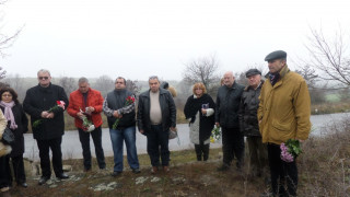 Социалисти почетоха паметта на Парапунов