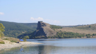 Правят Балкански център по гребане на яз. Пчелина