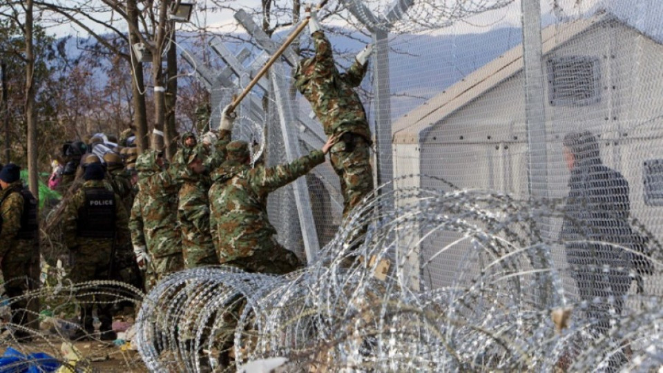 Македония издигна втора ограда по границата с Гърция | StandartNews.com