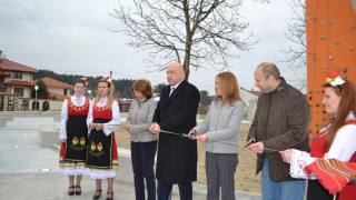 Кралев откри уникална площадка в Казанлък