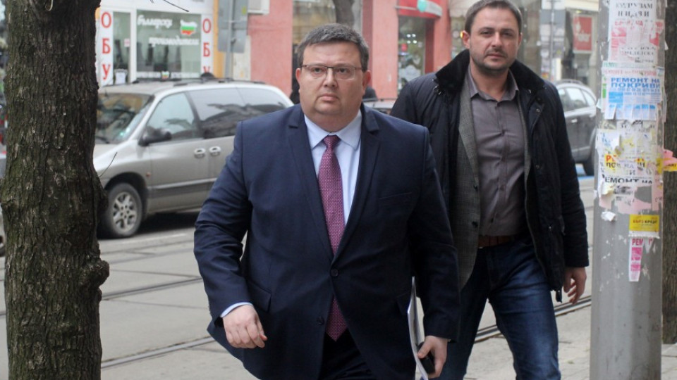 Цацаров атакува в КС правомощия на адвокатурата | StandartNews.com