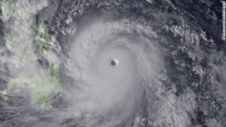 Тревога за тайфун във Филипините