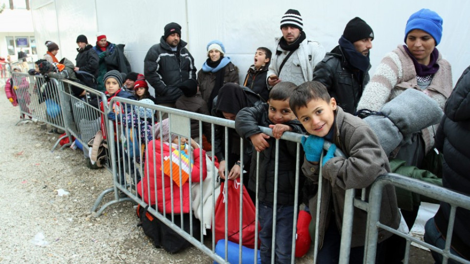 Бежанците са бреме  за 91% от българите | StandartNews.com