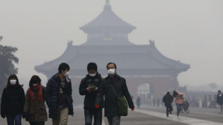Пекин обяви червен код заради мръсния въздух