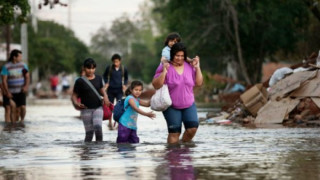 Наводнения в Парагвай, хиляди евакуирани