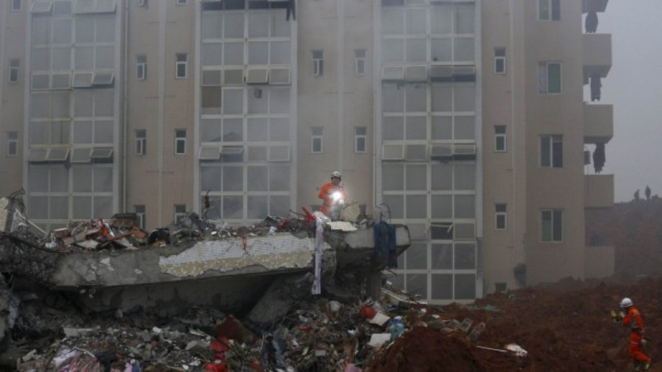 22 сгради затрупани от свалчище в Китай | StandartNews.com