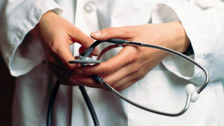 Лекари преглеждат безплатно възрастни хора в Сатовча