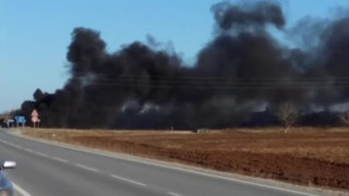 Кола и тир пламнаха във Враца