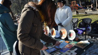 Сдружение подреди сувенири на базар в Разлог