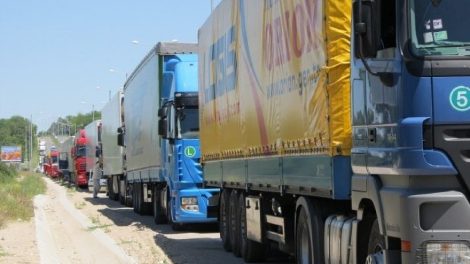МВР: Ограничено движение на камионите утре  | StandartNews.com