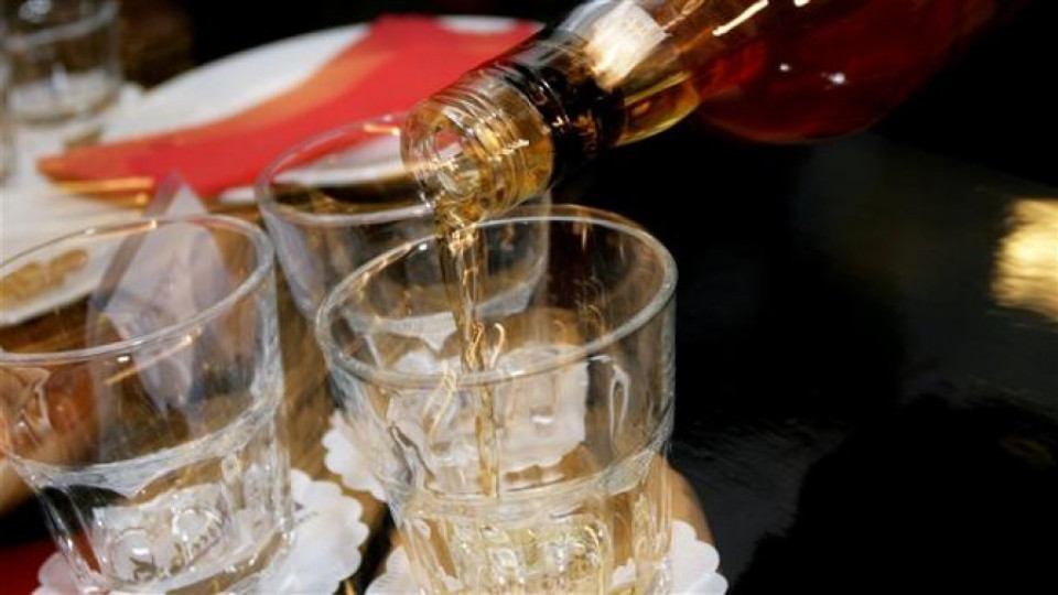 Арестуваха търговеца на фалшивия алкохол в Якоруда | StandartNews.com