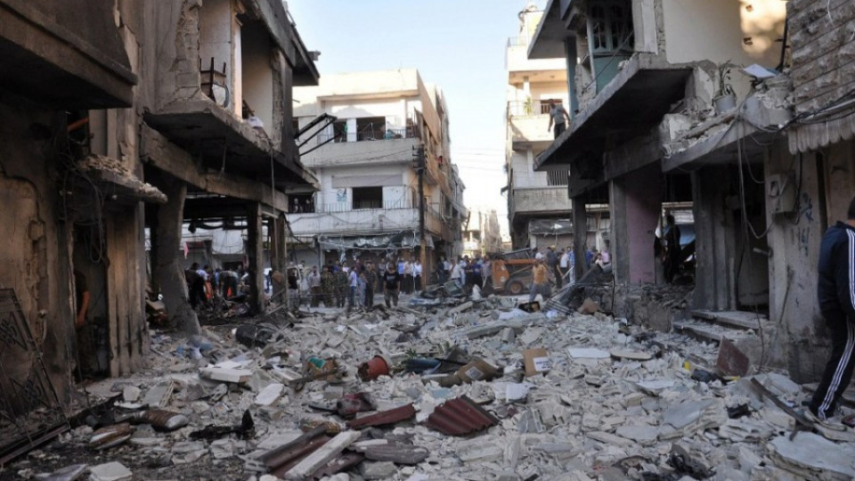 14 загинали и над 130 ранени при взривове в сирийски град | StandartNews.com