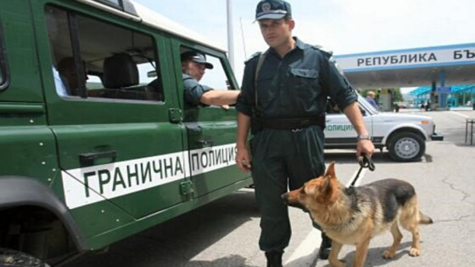 Спипаха 119 нелегални мигранти в камион край Пазарджик | StandartNews.com